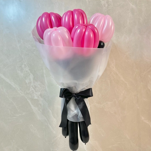 black×pink balloon bouquet