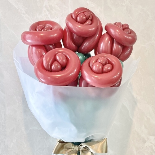 red rose balloon bouquet[2]