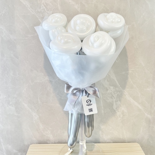 white×silver rose balloon bouquet[1]