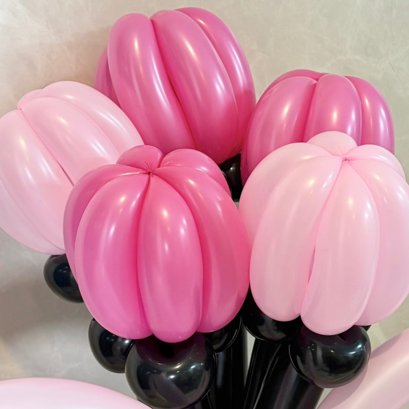 black×pink balloon bouquet