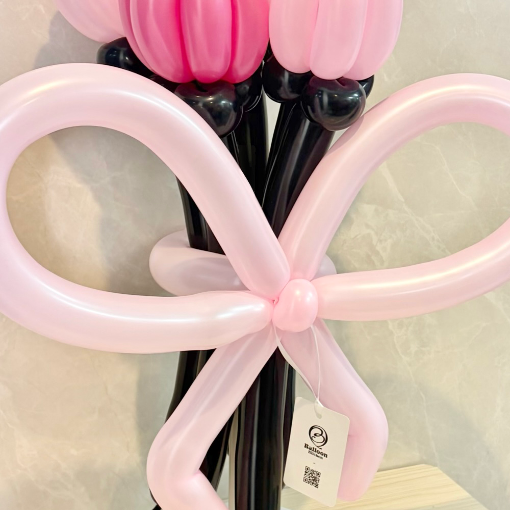 black×pink balloon bouquet