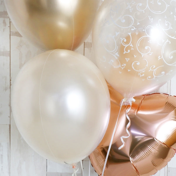 ピンクハートがチャームポイント、大人可愛いを叶えるバルーンアレンジ