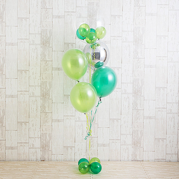 明るく鮮やかなペリドットグリーン