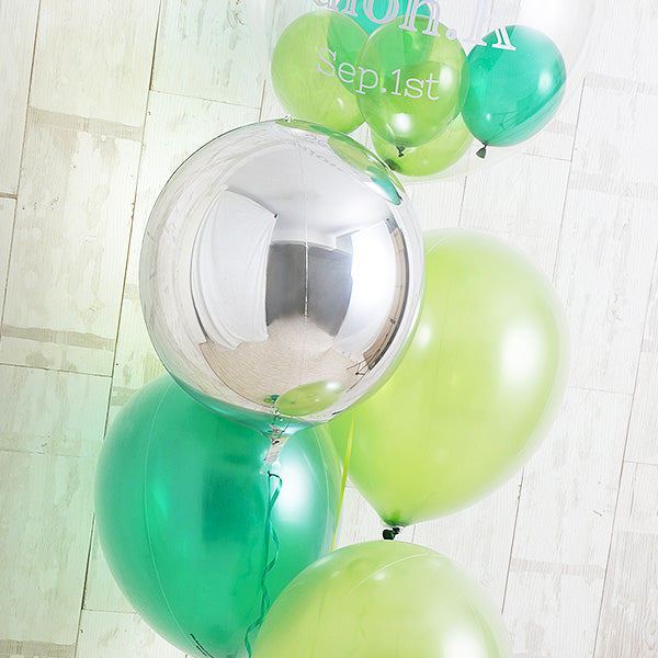 明るく鮮やかなペリドットグリーン