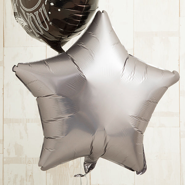 シルバー×グレーで大人Birthdayアレンジ